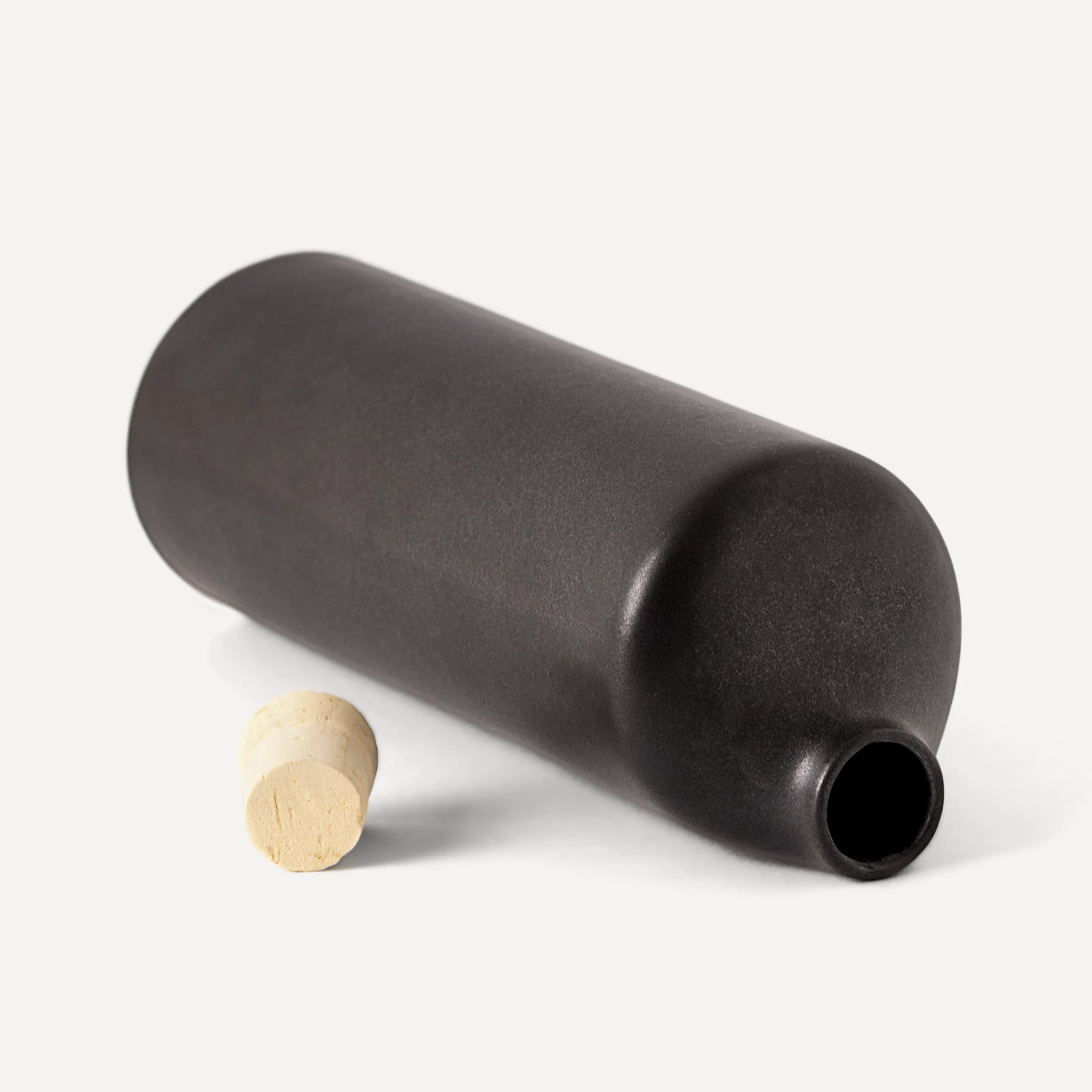 Araque | Handmade Ceramic Bottle - Anthrazit Matte Black - 560 ml